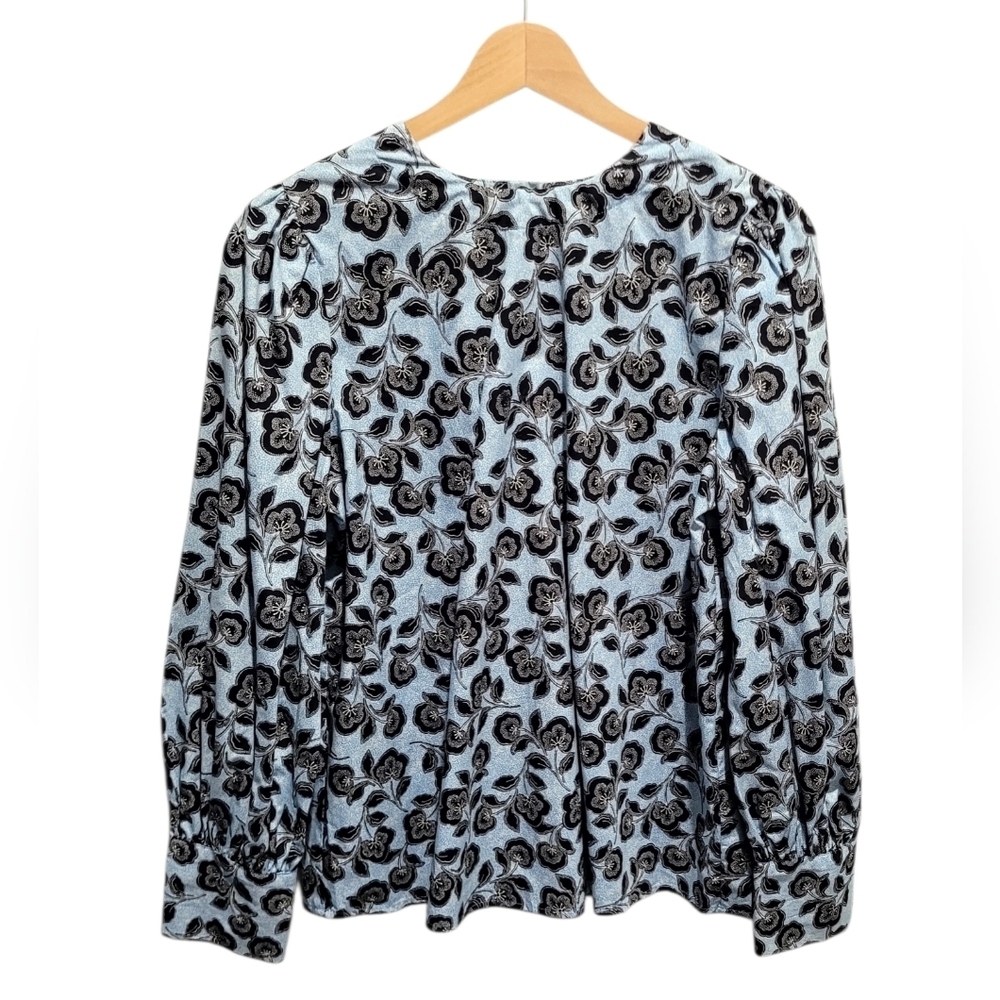 Who What Wear Blue Floral Button Back Cotton Top NWT Medium